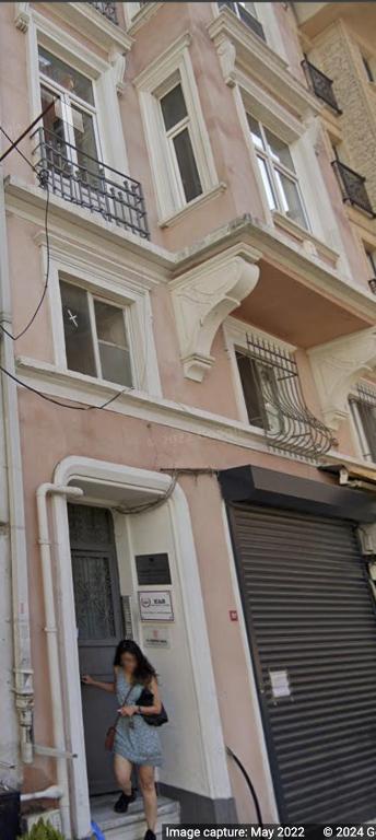 Beautiful 2BR House w/AC 400meters Taksim Square - Two-Bedroom Apartment