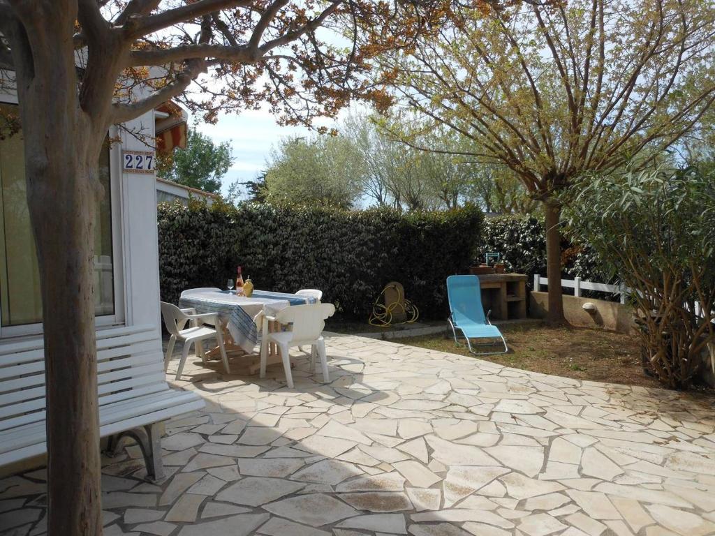 Photo de la galerie de l'établissement VILLA 3 PCS VERANDA 43m2 + TERRASSE 60m2 REF 4040, à Le Castellas