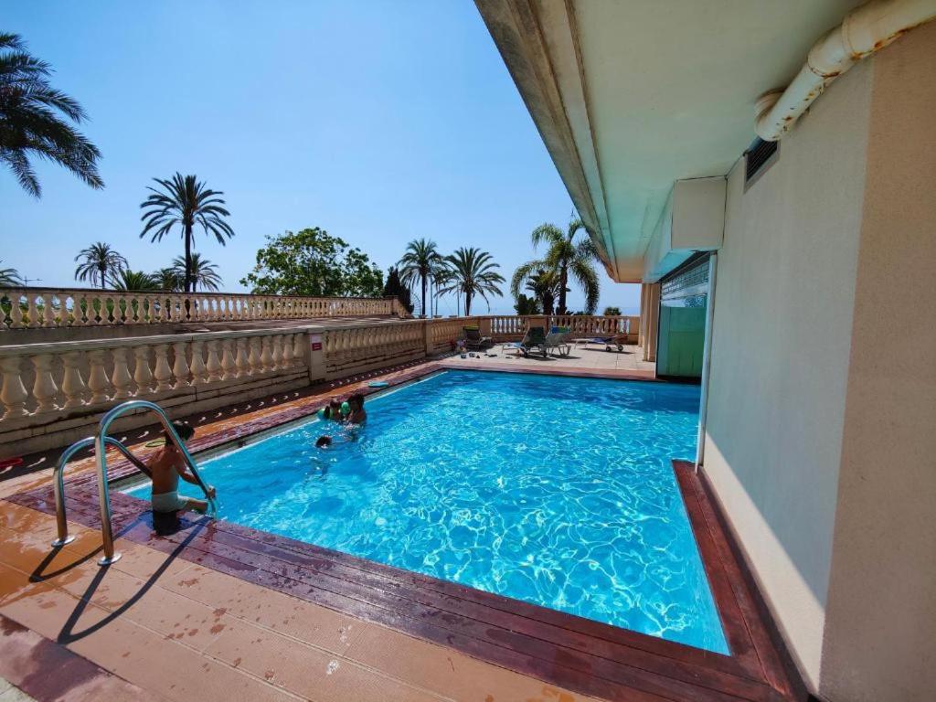 The swimming pool at or close to Le COQ Bleu d'Azur - Piscine - Parking!