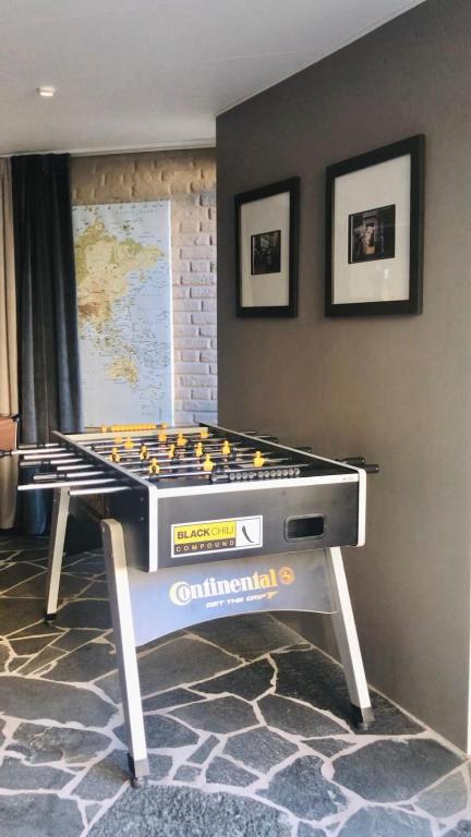 Stolní tenis v ubytování Arena Hotell nebo okolí