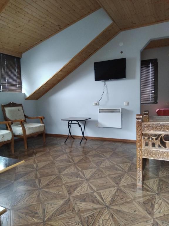 TV a/nebo společenská místnost v ubytování New Seti Guest House