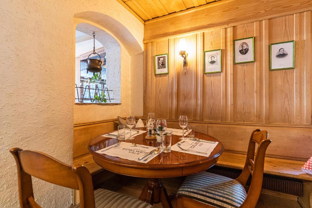 Fotografie z fotogalerie ubytování Gasthaus Edelweiss v destinaci Vals