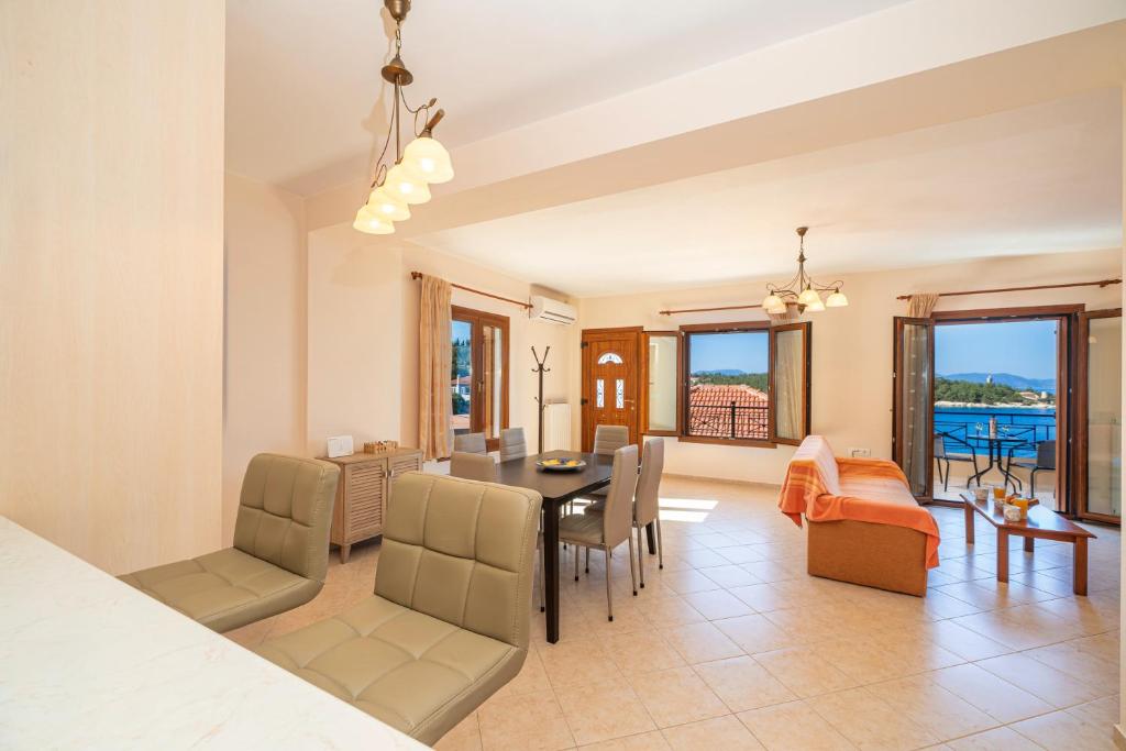Posedenie v ubytovaní Mariel House Fiskardo Kefalonia