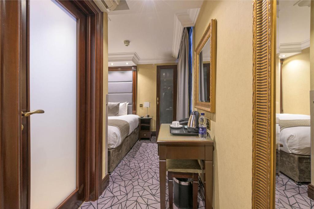 Hyde Park International - Resim 15