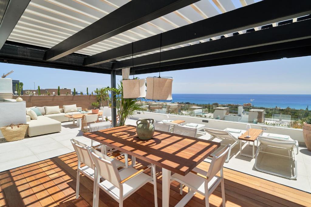 En balkon eller terrasse på Marbella Unique