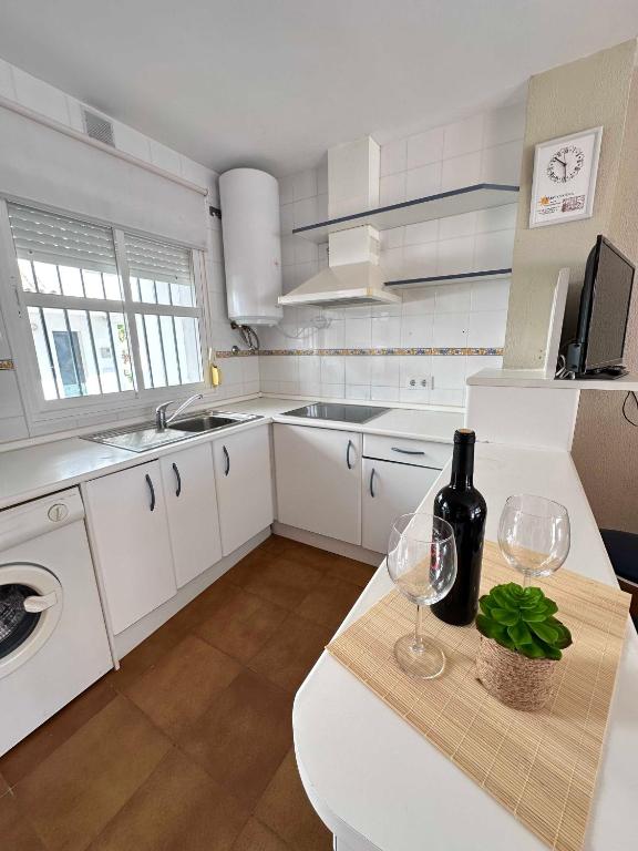 Kuchnia lub aneks kuchenny w obiekcie Dúplex Playa Sol Ostra
