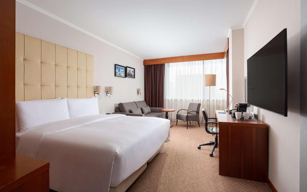 DoubleTree by Hilton Novosibirsk - Младший люкс