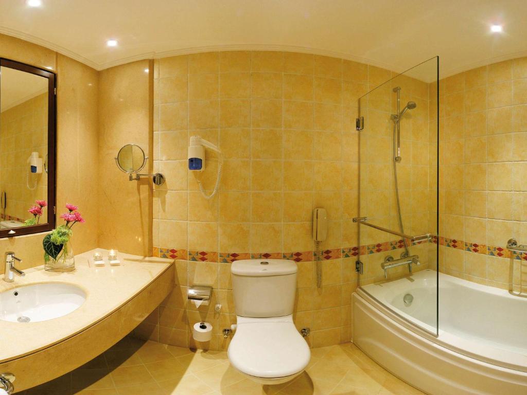 Koupelna v ubytování Mövenpick Resort Aswan