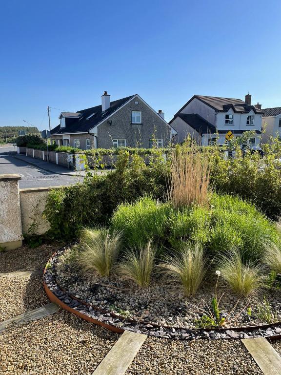 Zahrada ubytování Lilac Lodge - Strandhill Beach House
