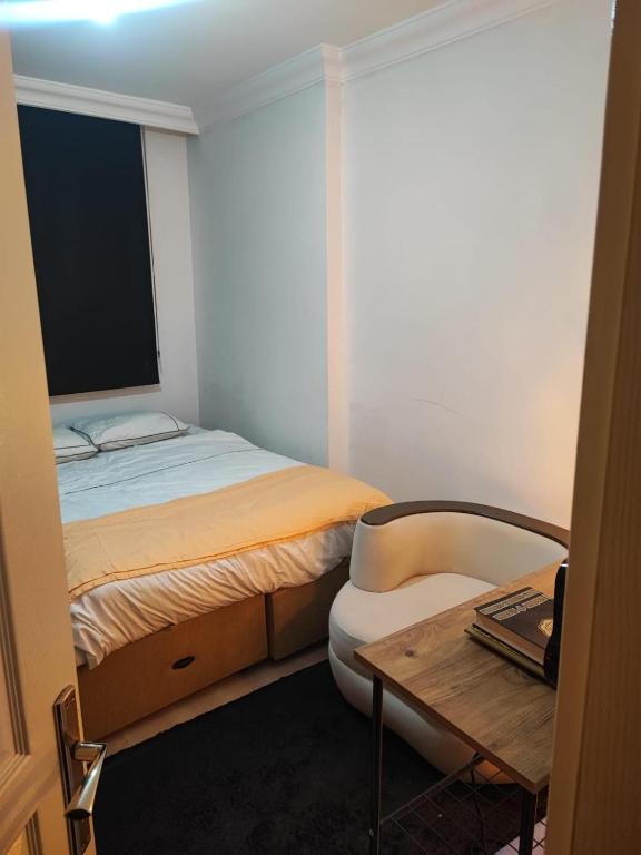 A bed or beds in a room at Daire