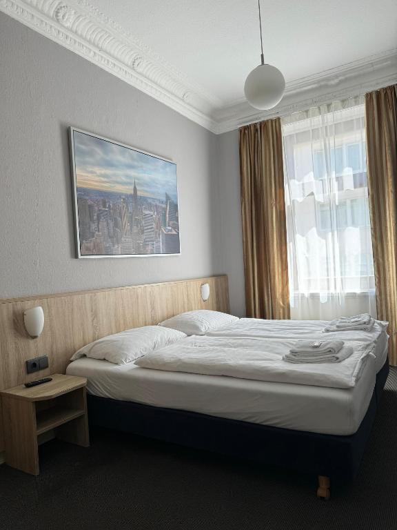 
Double Room with private shower and Shared WC
