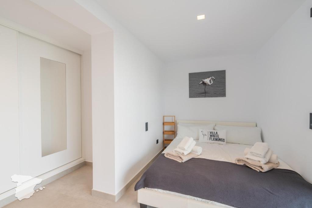 Postel nebo postele na pokoji v ubytování CostaBlancaDreams Villa White Flamingo in Calpe