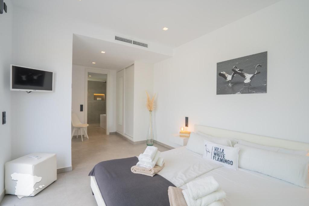 TV a/nebo společenská místnost v ubytování CostaBlancaDreams Villa White Flamingo in Calpe