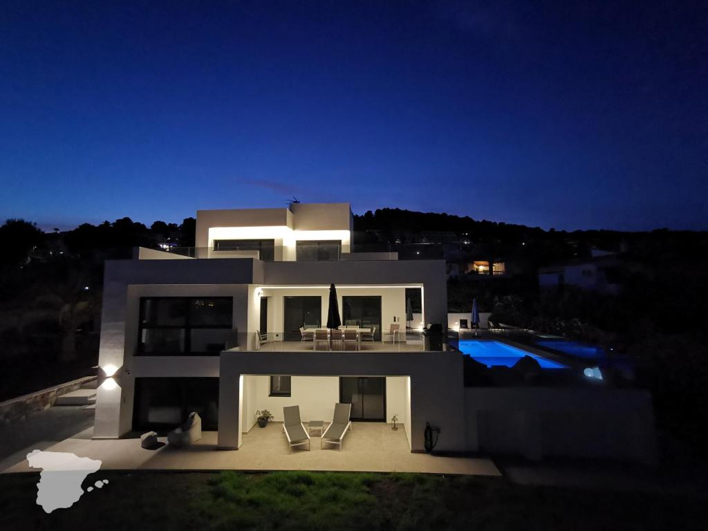 Bazén v ubytování CostaBlancaDreams Villa White Flamingo in Calpe nebo v jeho okolí