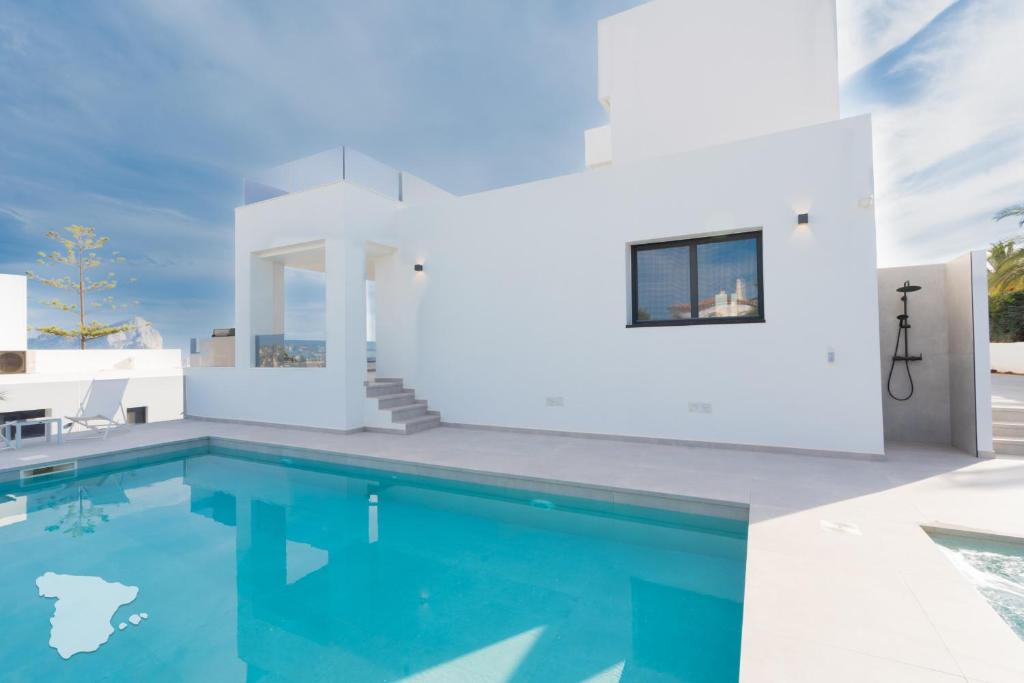 Bazén v ubytování CostaBlancaDreams Villa White Flamingo in Calpe nebo v jeho okolí
