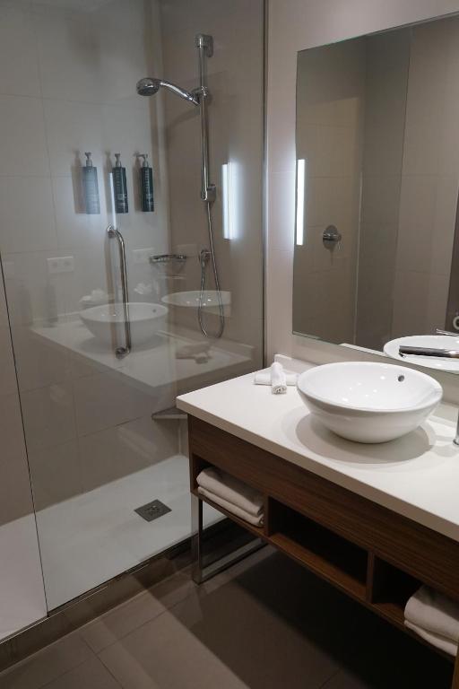 Kúpeľňa v ubytovaní Hilton Garden Inn Málaga