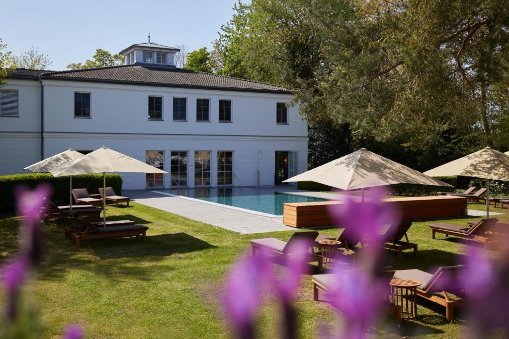 Bazén v ubytování Strandhotel Zingst nebo v jeho okolí