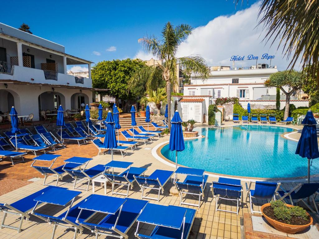 Bazén v ubytování Hotel Terme Don Pepe nebo v jeho okolí