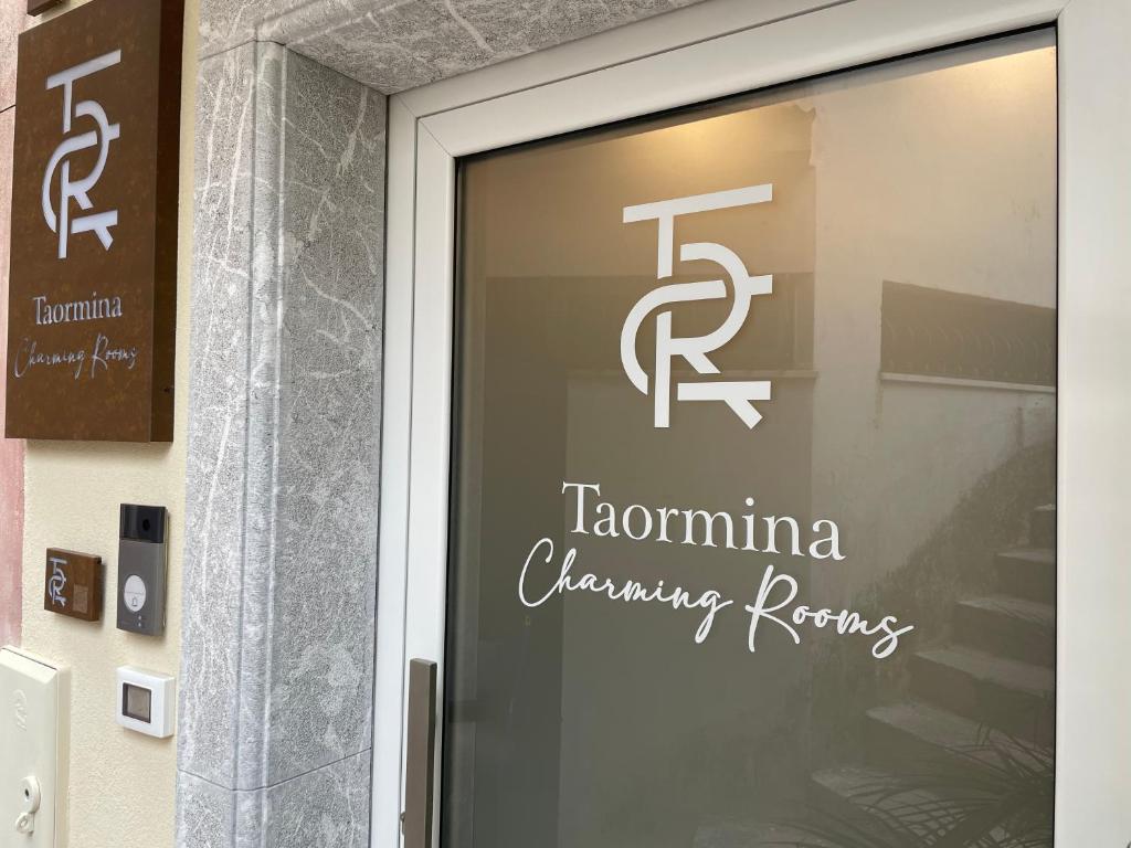 Majutusasutuses Taormina charming rooms olev sertifikaat, autasu, silt või muu dokument