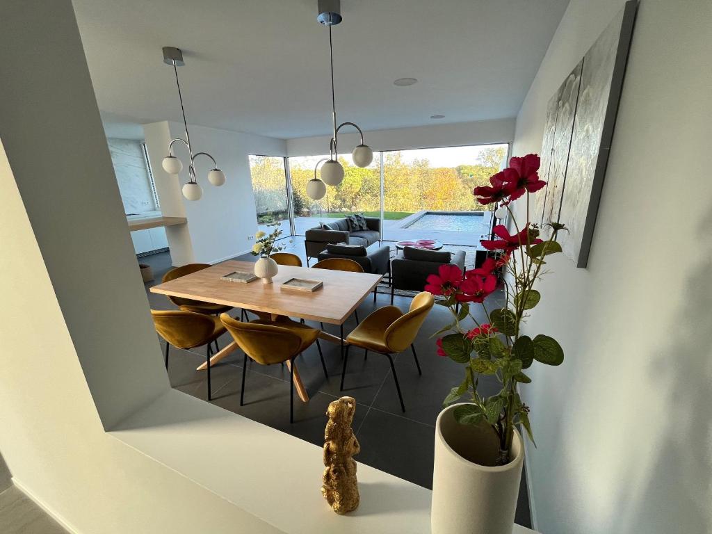 Holiday Rentals at Camiral, a Quinta do Lago Resort - Villa Avec Piscine Privée