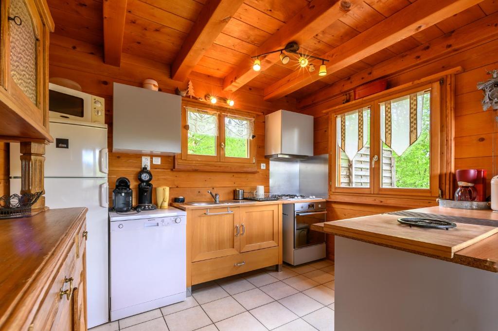 Kuchyň nebo kuchyňský kout v ubytování Chalet Du Wason