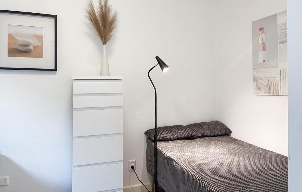 Postel nebo postele na pokoji v ubytování 2 Bedroom Awesome Apartment In Visby