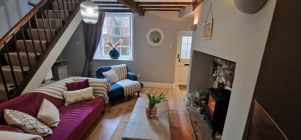 Posezení v ubytování 2 Guests - Pet Friendly Stone Cottage in Sleaford