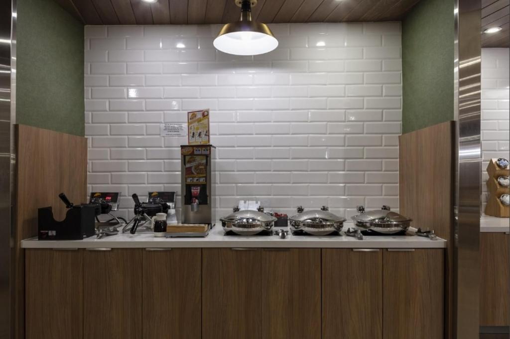 Kuchyň nebo kuchyňský kout v ubytování Fairfield Inn & Suites Monahans