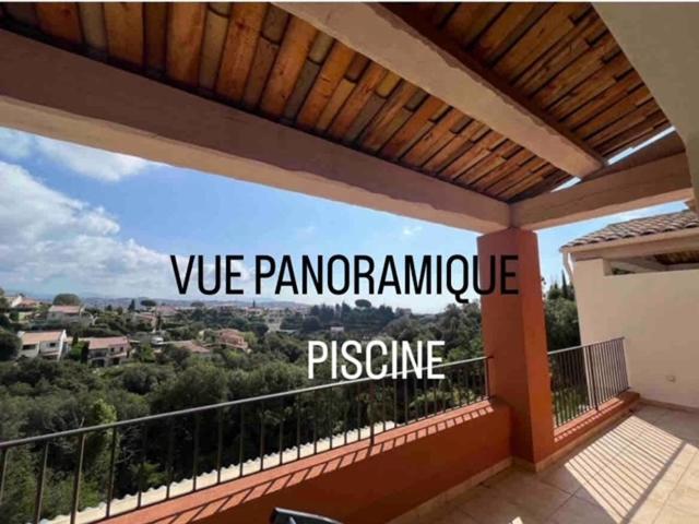 Balkón nebo terasa v ubytování DOMAINE LOU BEL AZUR - Panoramique