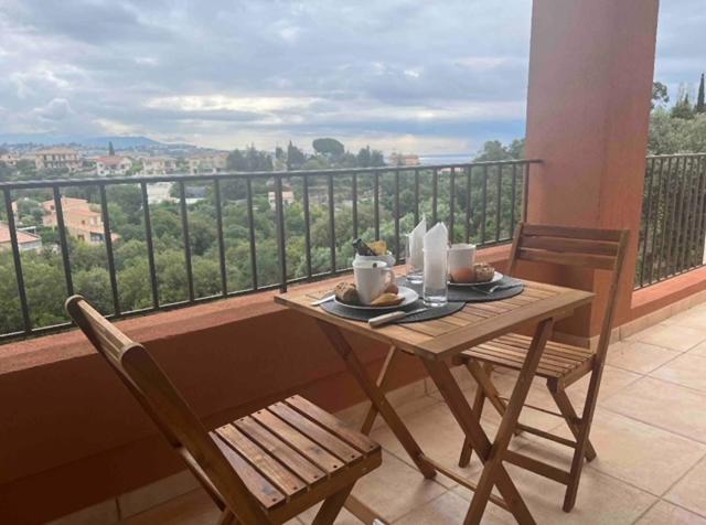 Balkón nebo terasa v ubytování DOMAINE LOU BEL AZUR - Panoramique