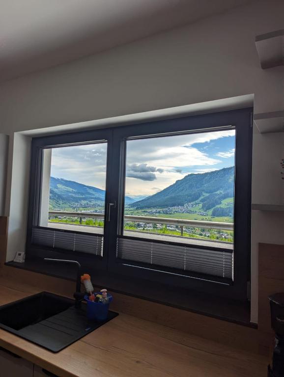 Nespecifikovaný výhled na hory nebo výhled na hory při pohledu z apartmánu