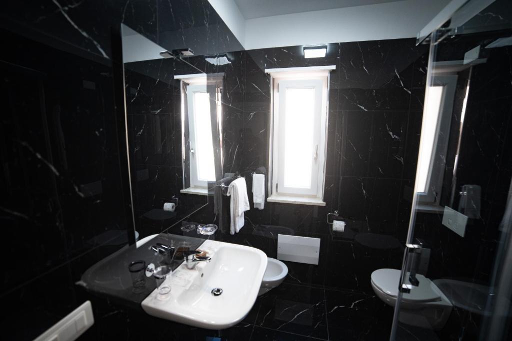 Middle Town Palace - 8