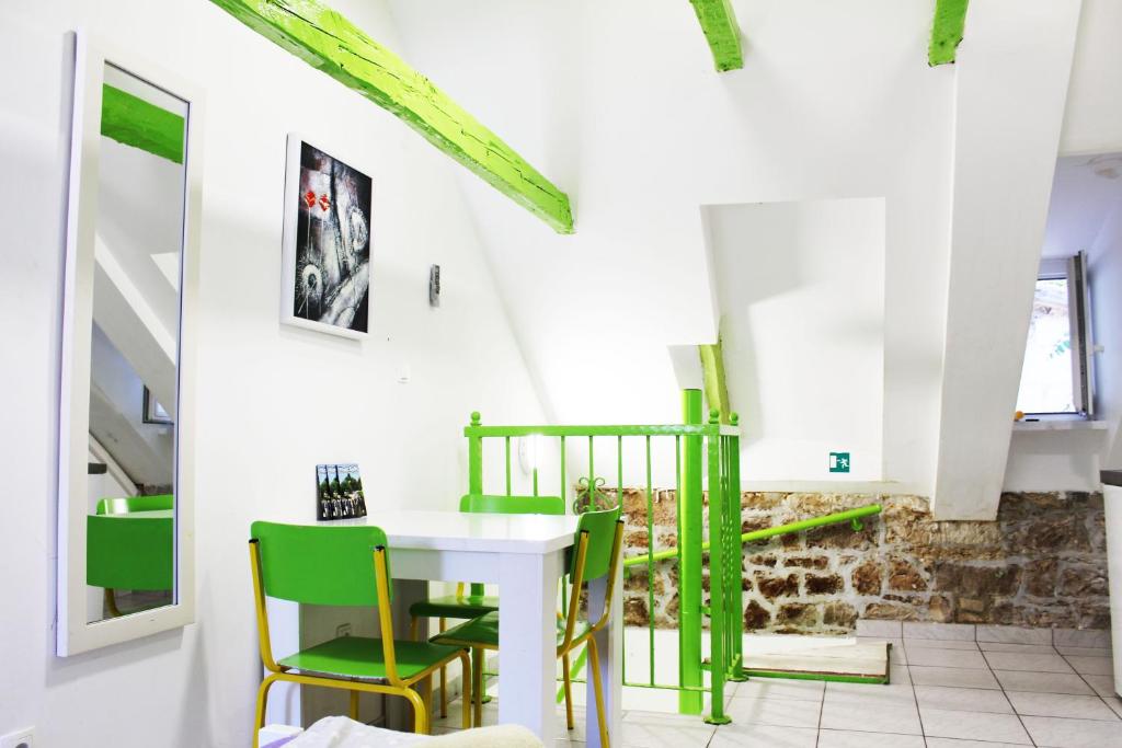 Posezení v ubytování Croparadise Hostel