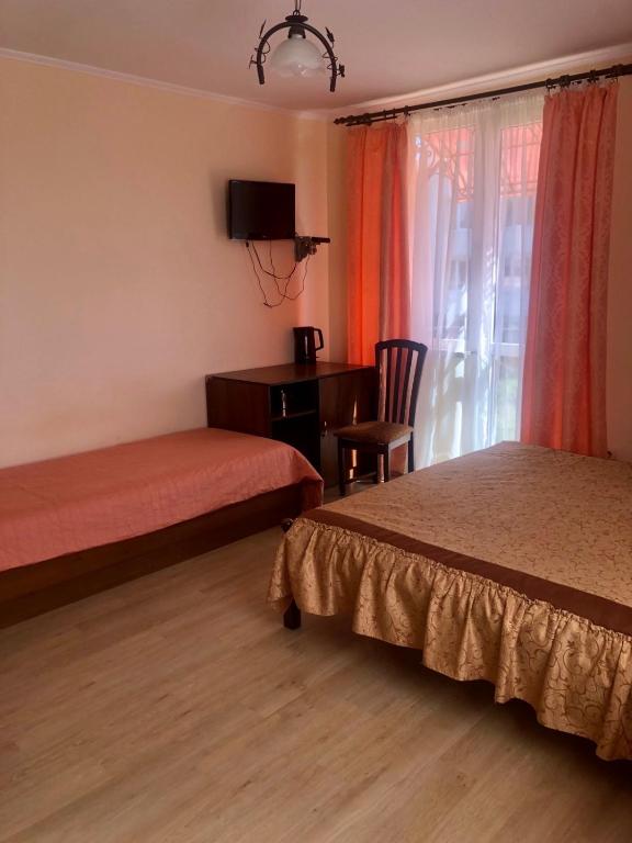 Вілла Ксенія - Double Room With Balcony (2 Adults + 1 Child)
