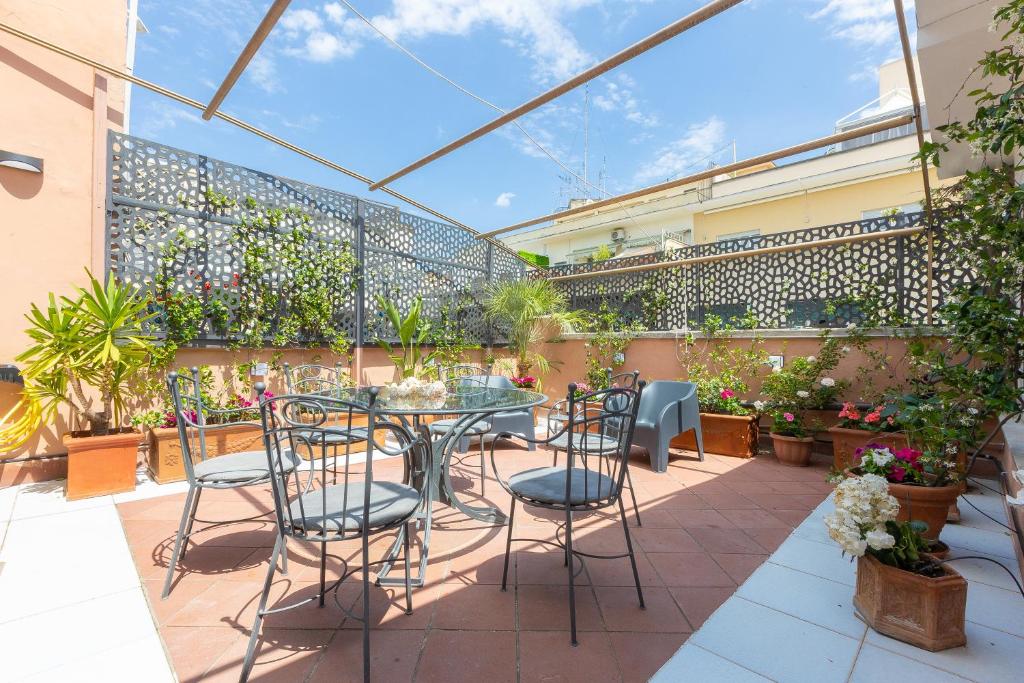 Tre Lune Penthouse by Rental in Roma