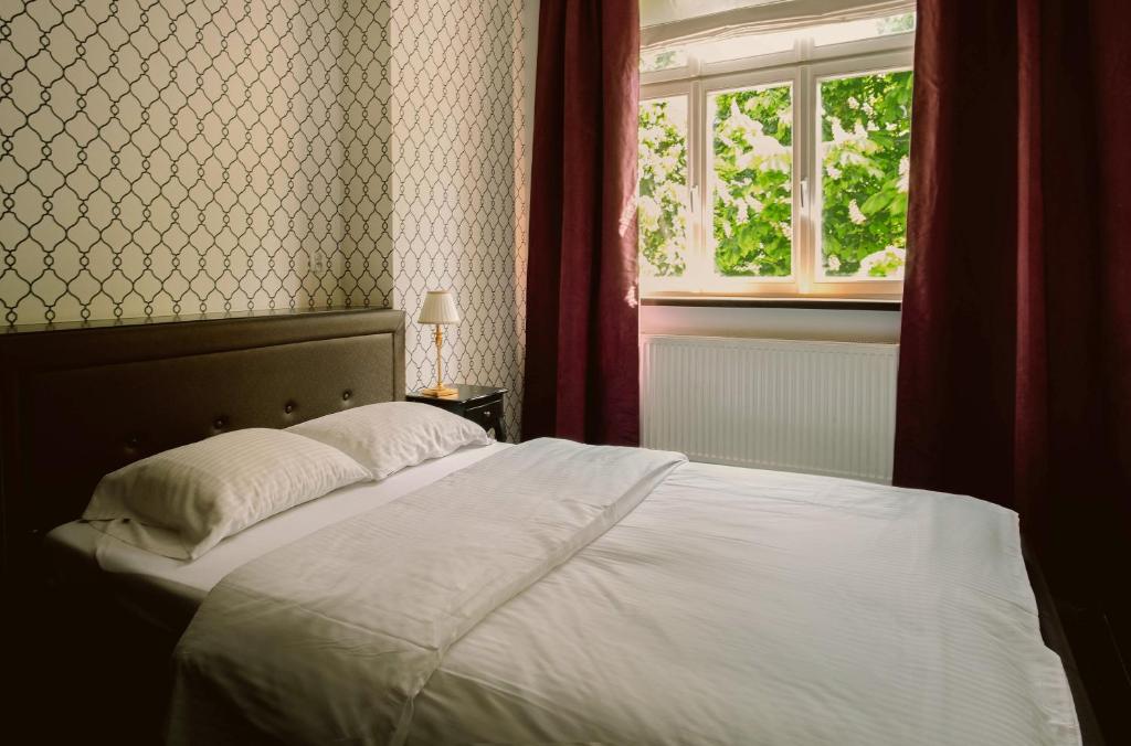 Too-Good Apartments - 4