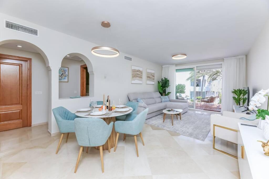 Paradise at Costalita beachfront apartment RDR390