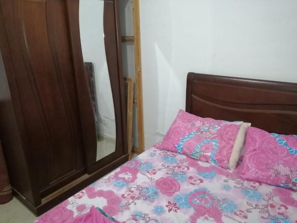 Postel nebo postele na pokoji v ubytování قرية بلولاجون راس سدر شاليه فاخر للايجار for families only