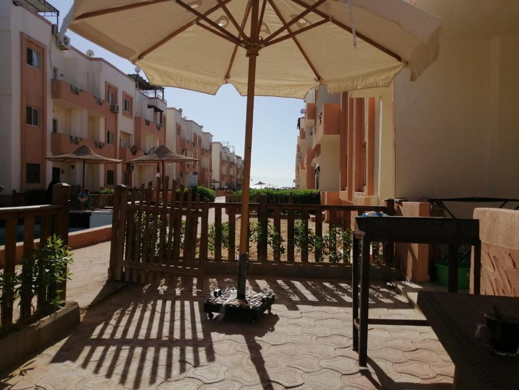 Balkón nebo terasa v ubytování قرية بلولاجون راس سدر شاليه فاخر للايجار for families only
