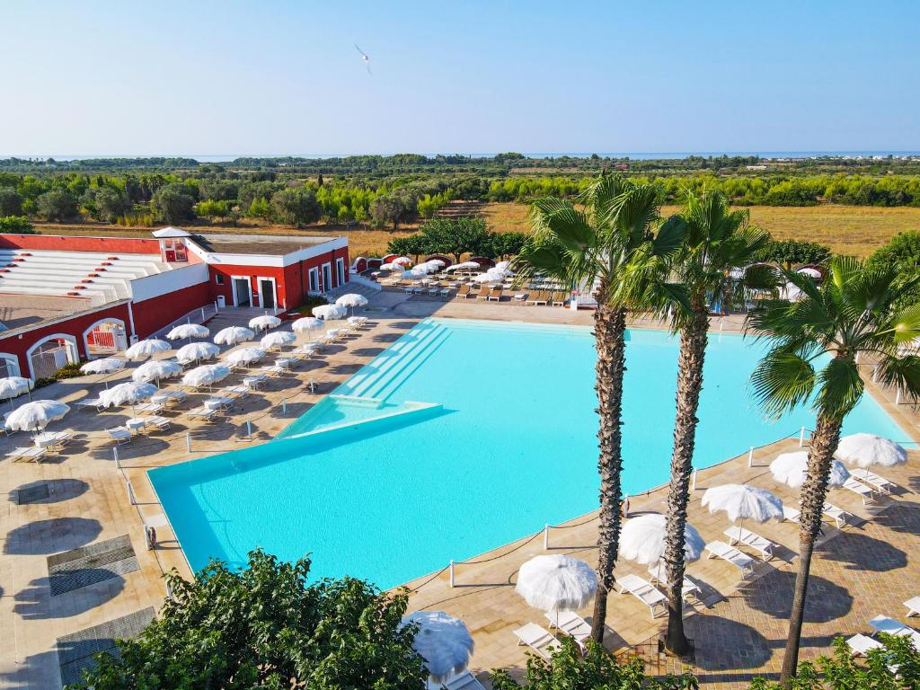 Bazén v ubytování Chiusurelle Village Resort nebo v jeho okolí