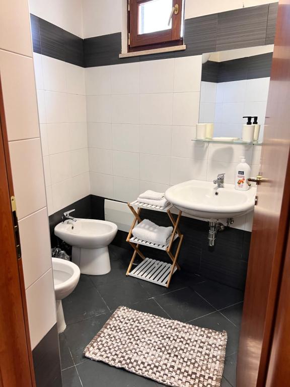 Koupelna v ubytování Appartamenti Minturnae Relais