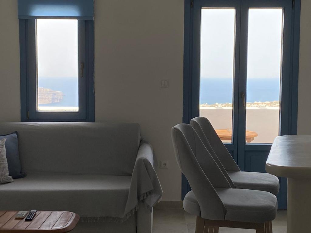 Posedenie v ubytovaní ENA suites Santorini