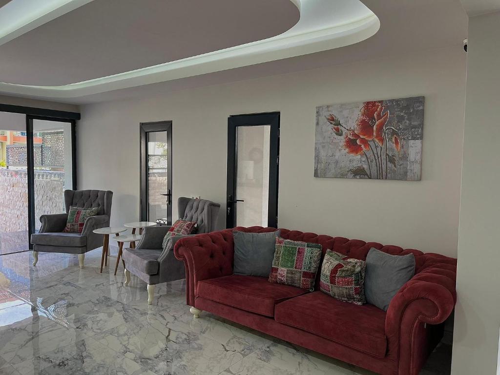 A seating area at Jest Hotel