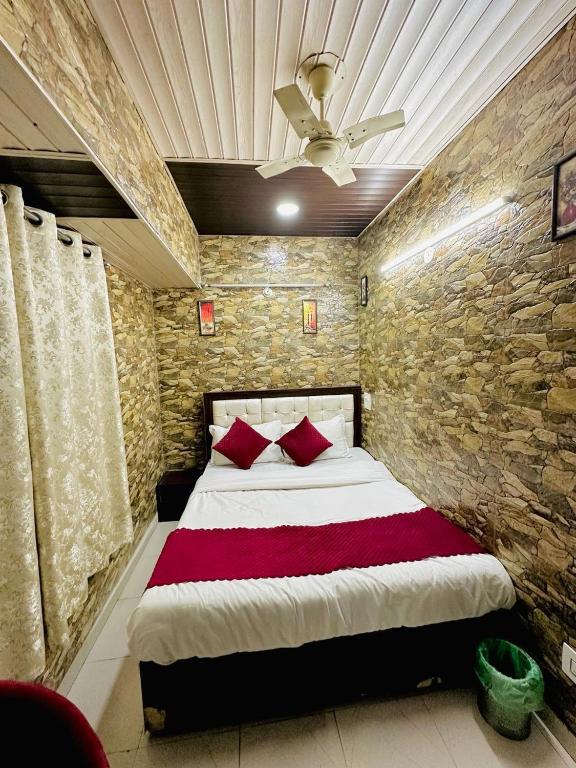 Postel nebo postele na pokoji v ubytování Hotel Avalanche