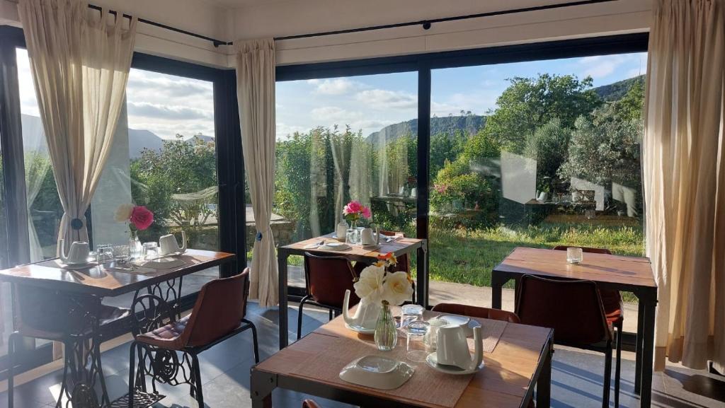 Nespecifikovaný výhled na hory nebo výhled na hory při pohledu z bed and breakfast