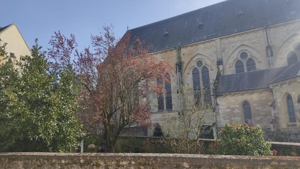 Fotografie z fotogalerie ubytování Duplex lumineux et calme en centre-ville v destinaci Coutances