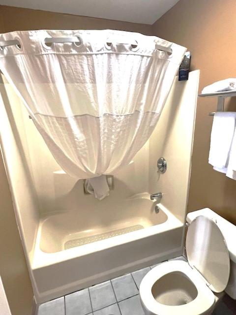 Baymont by Wyndham Gaffney - Queen Room Met Twee Queensize Bedden - Niet -roken