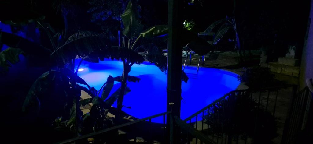 Piero's Apartment a Carbonia - Lussuoso con Piscina Privata