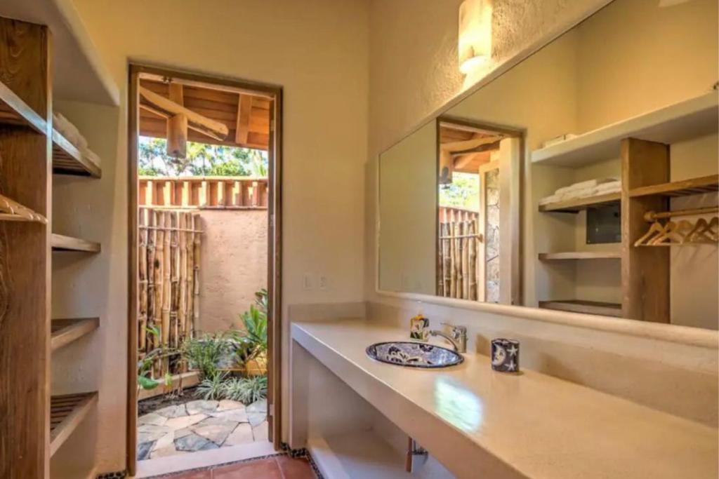 Bungalow LUXURY cerca a la Playa Zihuatanejo Mexico