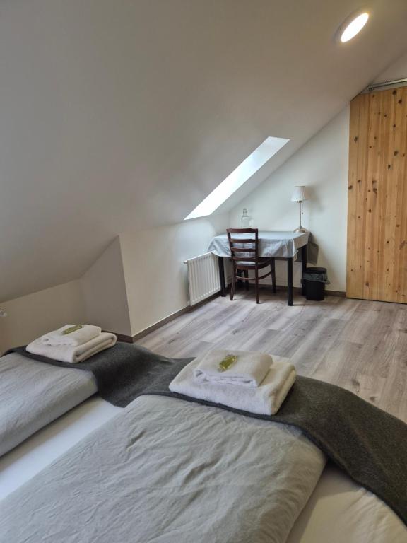 Letto o letti in una camera di Hotel Hafnarfjall